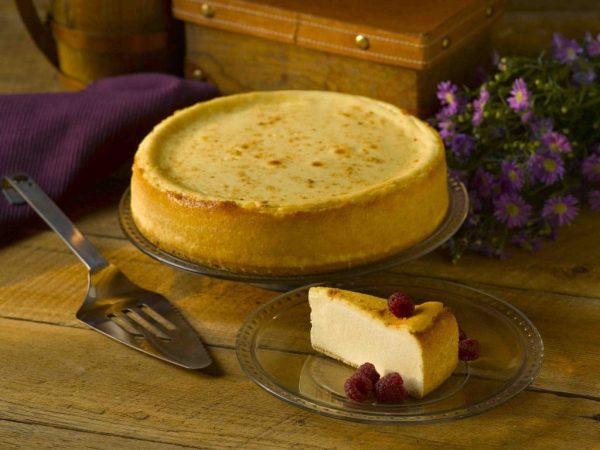 Creamy Plain Cheesecake